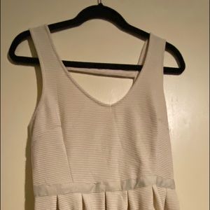 Sleeveless women’s dress